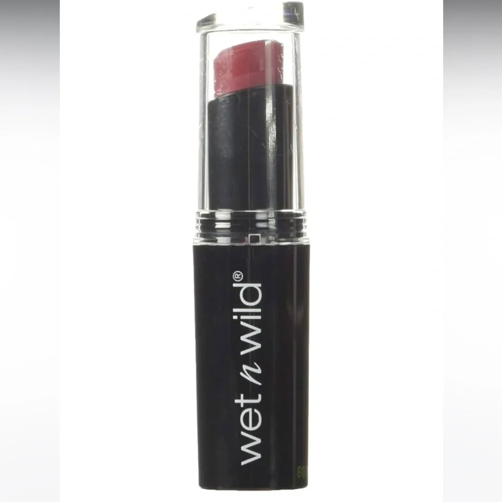 Wet n Wild new “wine room” 906D lot of 2 lipstick’s